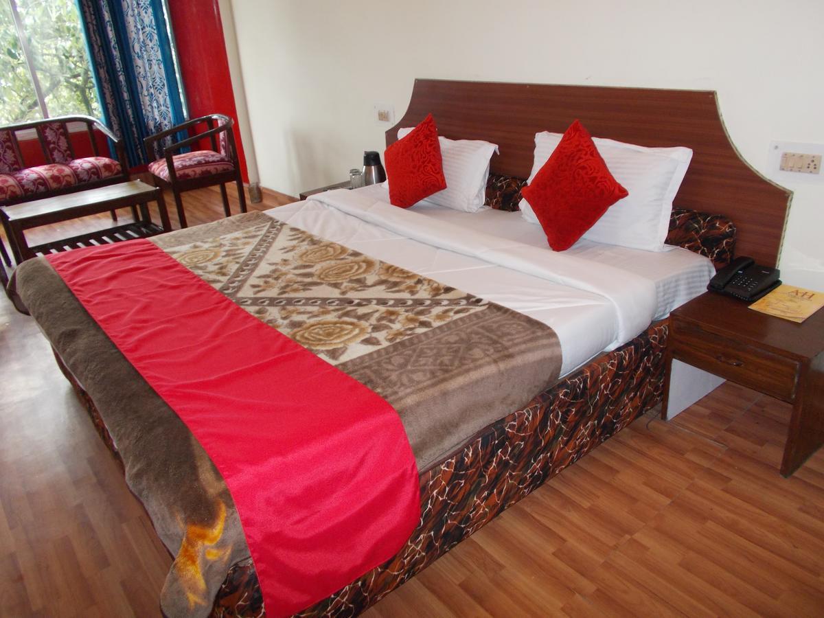 Anamika Hotel Nainital Exteriör bild