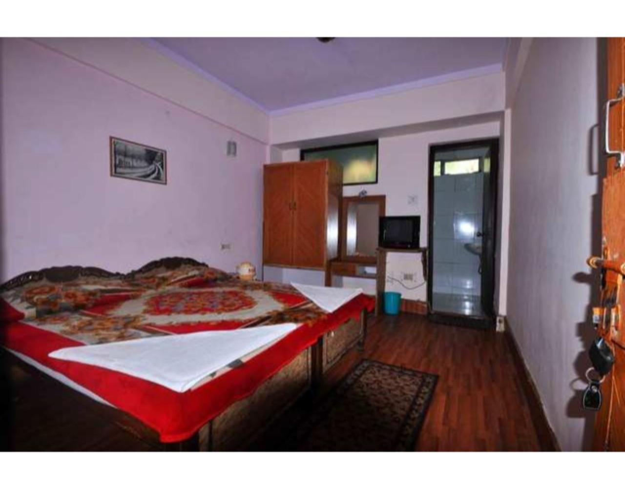 Anamika Hotel Nainital Exteriör bild