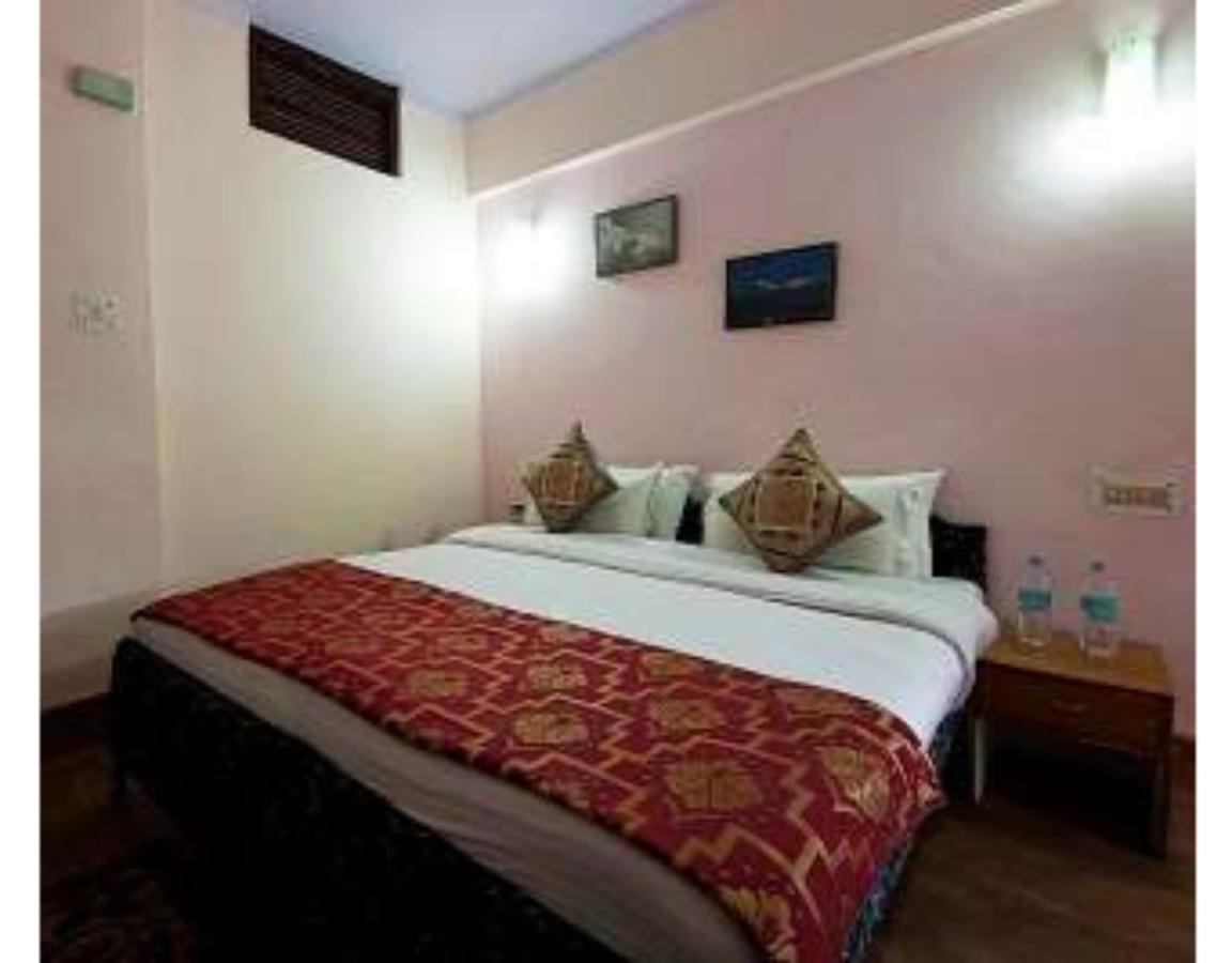 Anamika Hotel Nainital Exteriör bild
