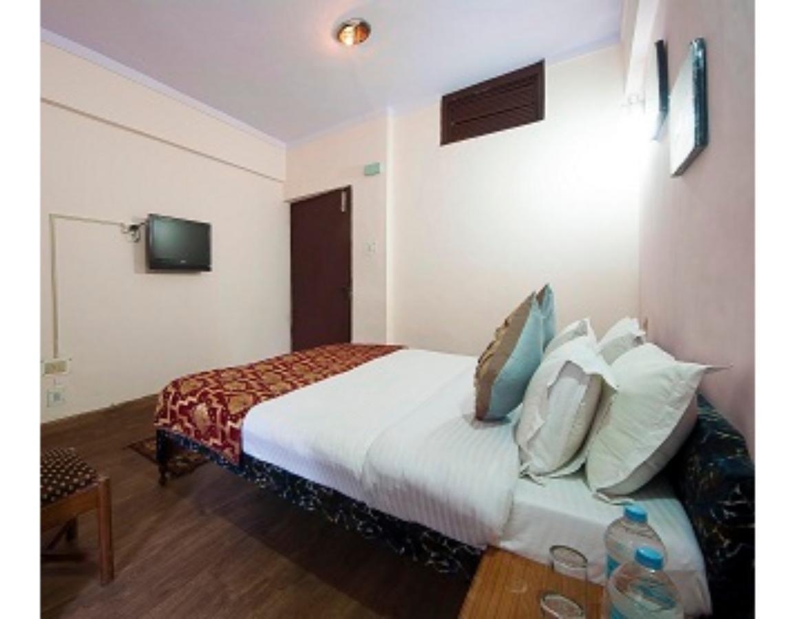Anamika Hotel Nainital Exteriör bild