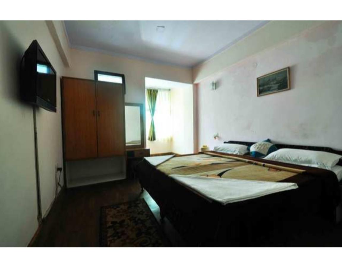 Anamika Hotel Nainital Exteriör bild