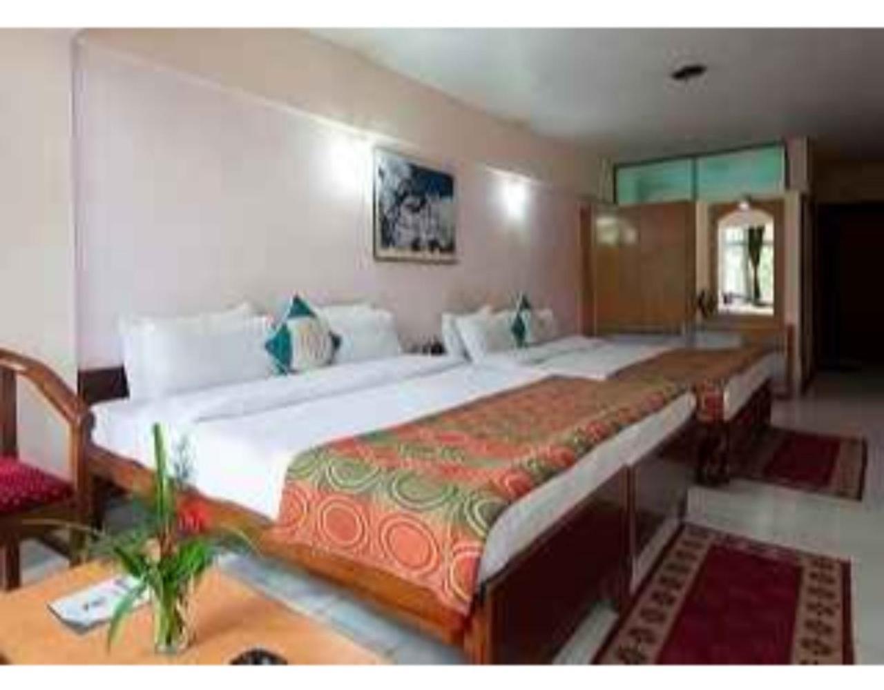 Anamika Hotel Nainital Exteriör bild